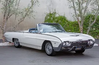 Foto 1 di 24: 1963 Ford Thunderbird