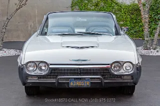 Foto 2 di 24: 1963 Ford Thunderbird