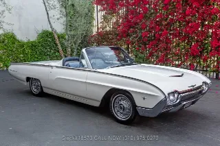 Foto 3 di 24: 1963 Ford Thunderbird