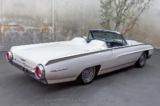 Foto 5 di 24: 1963 Ford Thunderbird