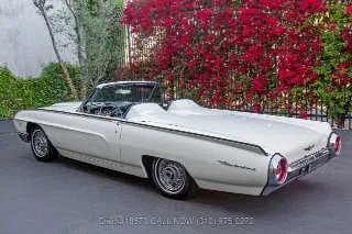 Foto 7 di 24: 1963 Ford Thunderbird