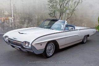 Foto 8 di 24: 1963 Ford Thunderbird