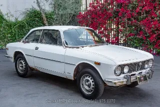 Foto 3 di 24: 1974 Alfa Romeo GTV 2000