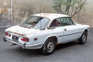 Foto 5 di 24: 1974 Alfa Romeo GTV 2000