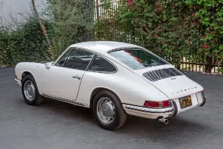 Foto 7 di 24: 1966 Porsche 912