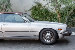 Foto 10 di 24: 1976 Jaguar XJ6C