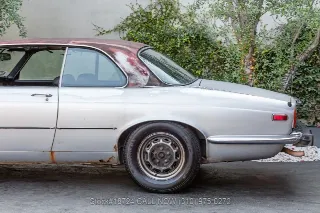 Foto 13 di 24: 1976 Jaguar XJ6C