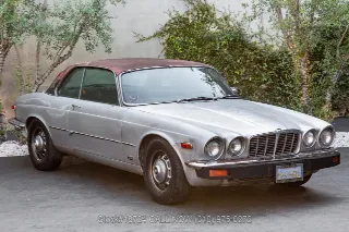 Foto 1 di 24: 1976 Jaguar XJ6C