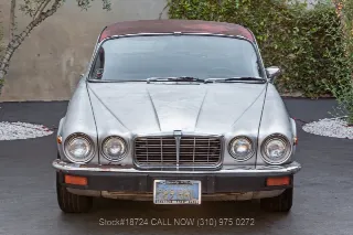 Foto 2 di 24: 1976 Jaguar XJ6C