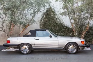 Foto 10 di 24: 1987 Mercedes Benz 560SL