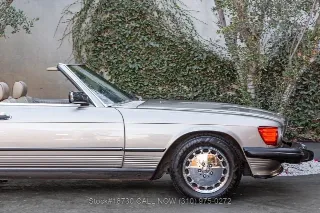 Foto 22 di 24: 1987 Mercedes Benz 560SL