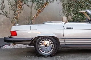 Foto 23 di 24: 1987 Mercedes Benz 560SL