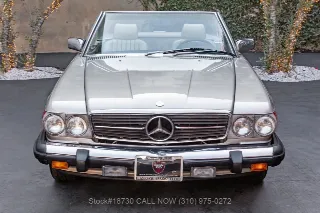 Foto 2 di 24: 1987 Mercedes Benz 560SL