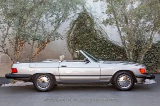 Foto 4 di 24: 1987 Mercedes Benz 560SL