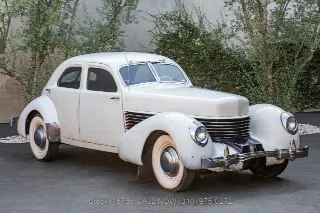 Foto 1 di 24: 1937 Cord 812
