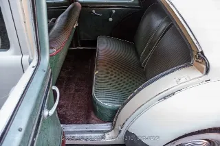 Foto 20 di 24: 1937 Cord 812
