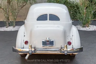 Foto 6 di 24: 1937 Cord 812