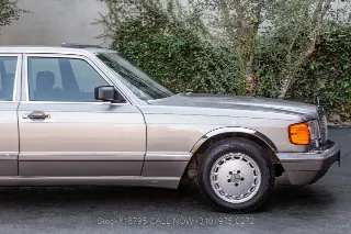 Foto 10 di 24: 1987 Mercedes Benz 420SEL