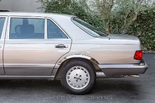 Foto 13 di 24: 1987 Mercedes Benz 420SEL