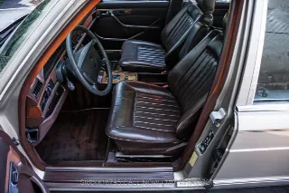 Foto 16 di 24: 1987 Mercedes Benz 420SEL