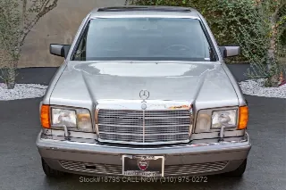 Foto 2 di 24: 1987 Mercedes Benz 420SEL