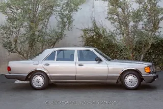 Foto 4 di 24: 1987 Mercedes Benz 420SEL