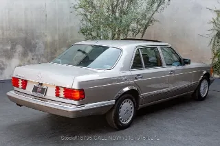 Foto 5 di 24: 1987 Mercedes Benz 420SEL