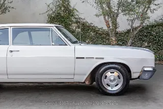 Foto 10 di 24: 1965 Buick Special