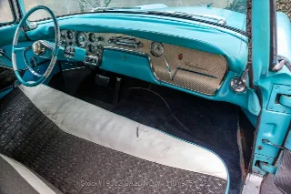 Foto 22 di 24: 1956 Packard 400