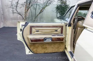 Foto 19 di 24: 1978 Lincoln Continental