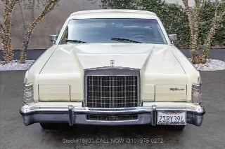 Foto 2 di 24: 1978 Lincoln Continental