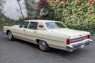 Foto 7 di 24: 1978 Lincoln Continental