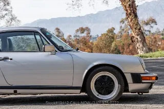 Foto 13 di 24: 1988 Porsche Carrera