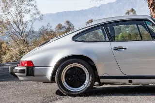 Foto 14 di 24: 1988 Porsche Carrera