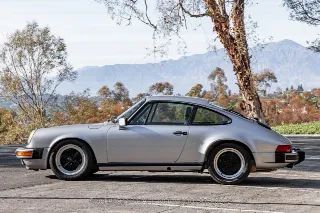 Foto 15 di 24: 1988 Porsche Carrera
