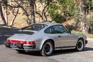 Foto 7 di 24: 1988 Porsche Carrera
