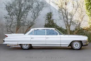 Foto 4 di 24: 1961 Cadillac DeVille