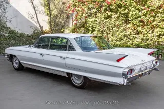 Foto 7 di 24: 1961 Cadillac DeVille