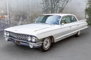 Foto 8 di 24: 1961 Cadillac DeVille