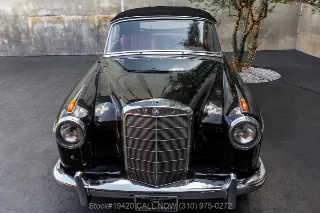 Foto 9 di 24: 1960 Mercedes Benz 220SE