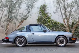 Foto 10 di 24: 1983 Porsche 911SC