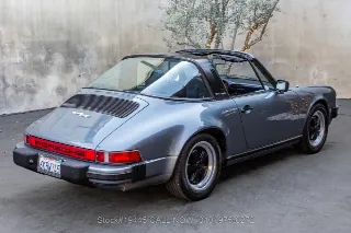 Foto 5 di 24: 1983 Porsche 911SC