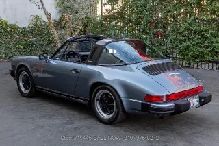 Foto 7 di 24: 1983 Porsche 911SC