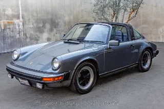 Foto 8 di 24: 1983 Porsche 911SC