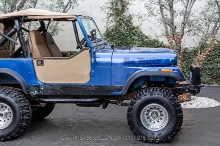 Foto 10 di 24: 1977 Jeep CJ 7
