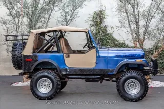 Foto 4 di 24: 1977 Jeep CJ 7