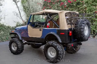 Foto 7 di 24: 1977 Jeep CJ 7