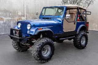 Foto 8 di 24: 1977 Jeep CJ 7