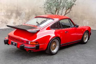 Foto 5 di 24: 1982 Porsche 911SC