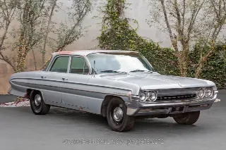 Foto 1 di 24: 1961 Oldsmobile Dynamic 88